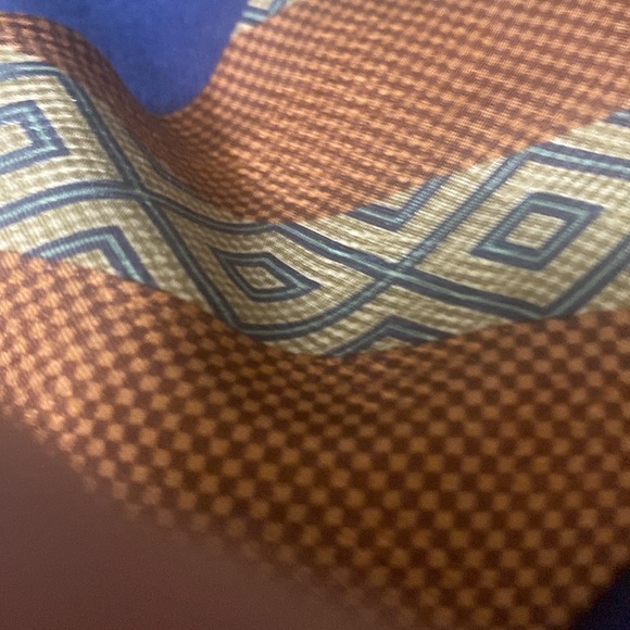 Giorgio Armani Cravatte 100% silk tie Made in Italy Brown/Grey Vntg.  EUC - Picture 8 of 8